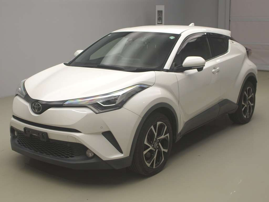 2017 Toyota C-HR NGX50[0]