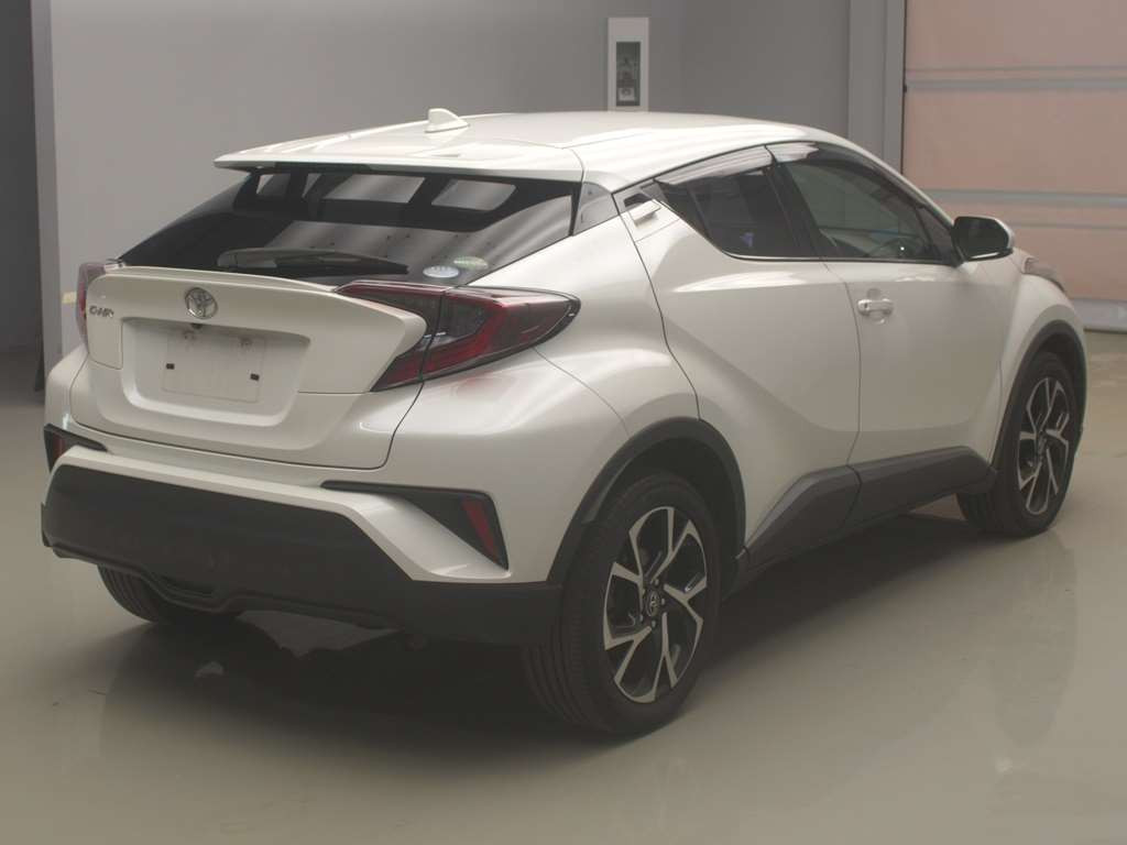 2017 Toyota C-HR NGX50[1]