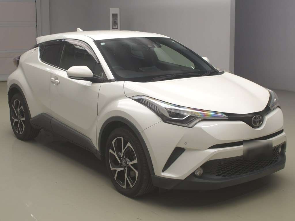 2017 Toyota C-HR NGX50[2]