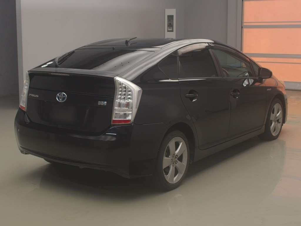 2010 Toyota Prius ZVW30[1]