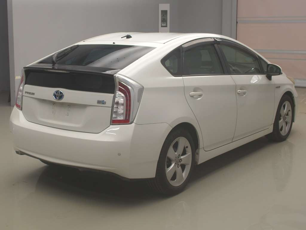 2012 Toyota Prius ZVW30[1]