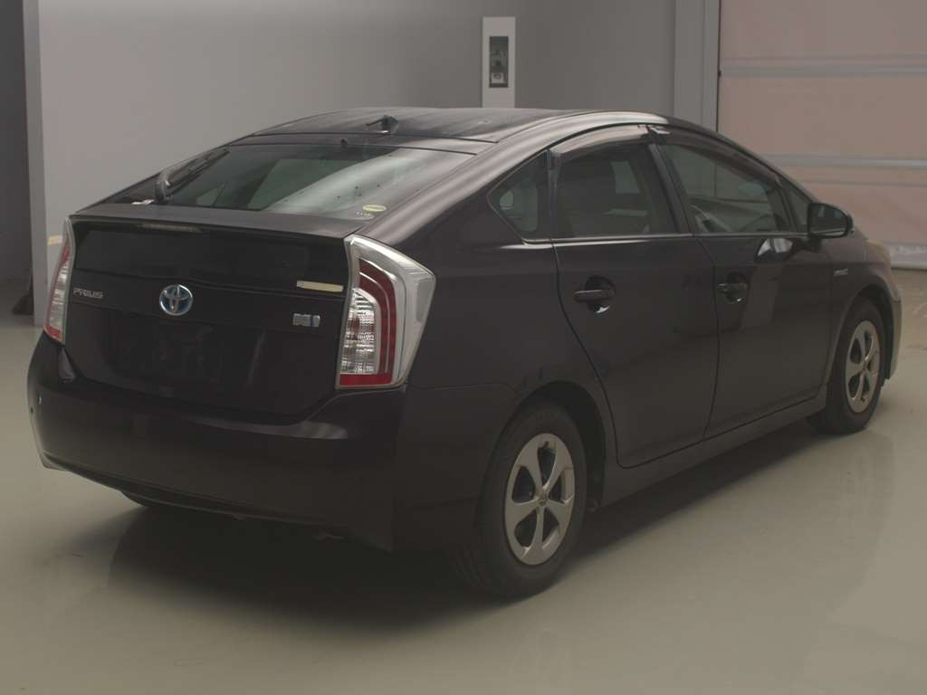 2014 Toyota Prius ZVW30[1]