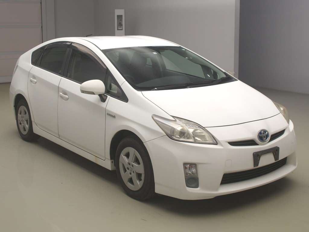 2011 Toyota Prius ZVW30[2]