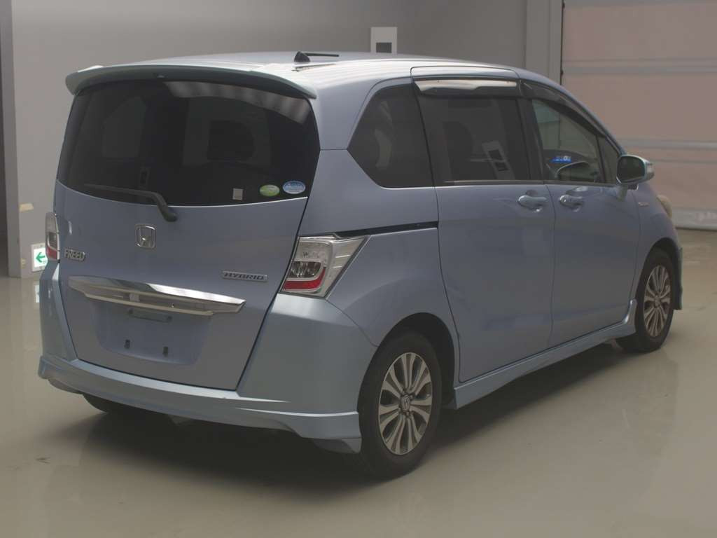 2012 Honda Freed hybrid GP3[1]