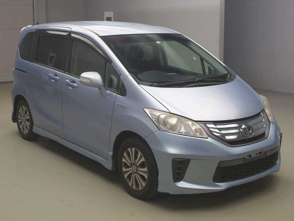 2012 Honda Freed hybrid GP3[2]