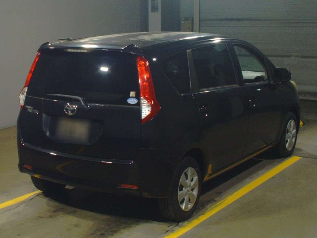 2009 Toyota Passo sette M502E[1]