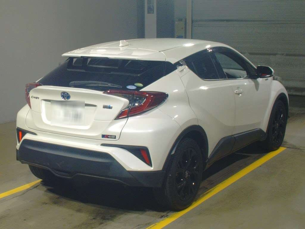 2019 Toyota C-HR ZYX10[1]