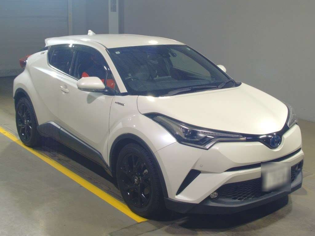 2019 Toyota C-HR ZYX10[2]