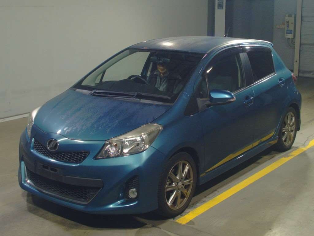 2014 Toyota Vitz NCP131[0]