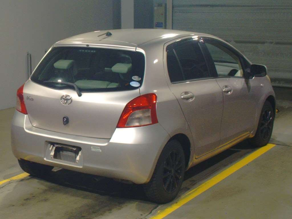 2006 Toyota Vitz SCP90[1]