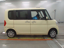 2016 Daihatsu Tanto