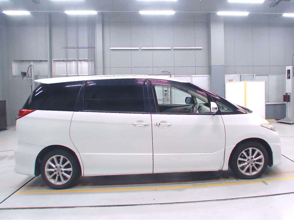 2009 Toyota Estima ACR50W[2]