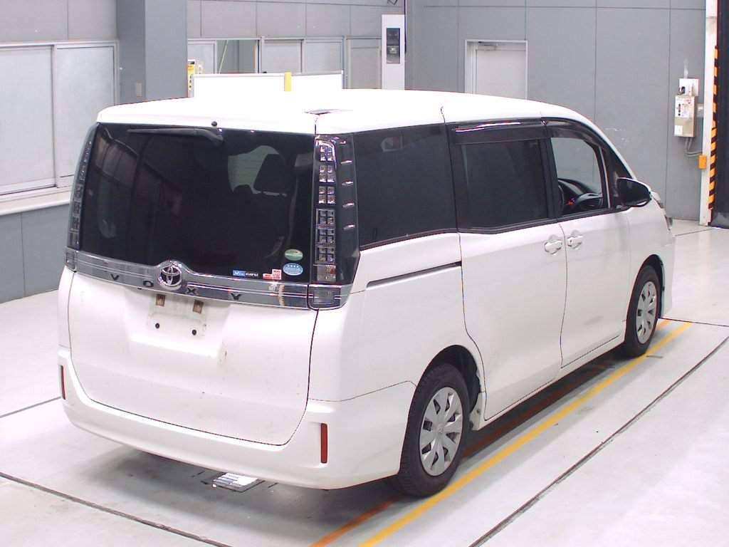 2016 Toyota Voxy ZRR80G[1]