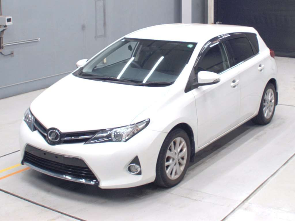 2012 Toyota Auris NZE181H[0]