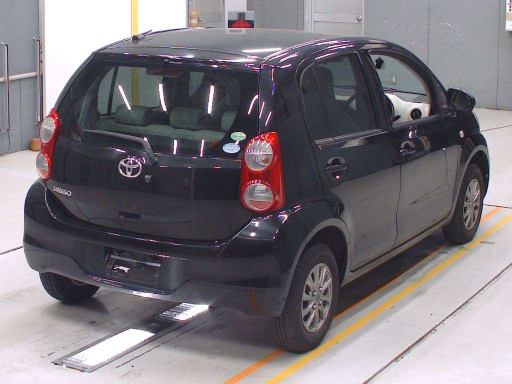 2014 Toyota Passo KGC30[1]