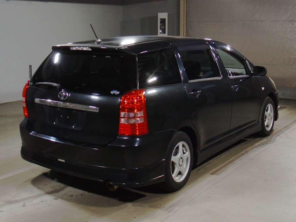 2003 Toyota Wish ZNE10G[1]