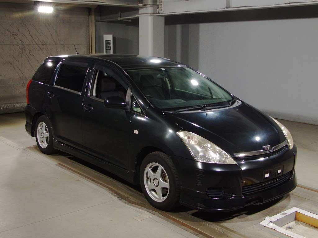 2003 Toyota Wish ZNE10G[2]