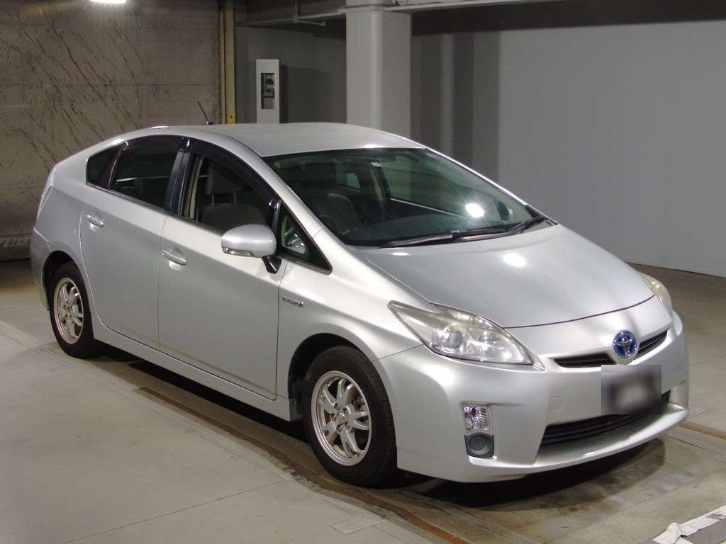 2011 Toyota Prius ZVW30[2]