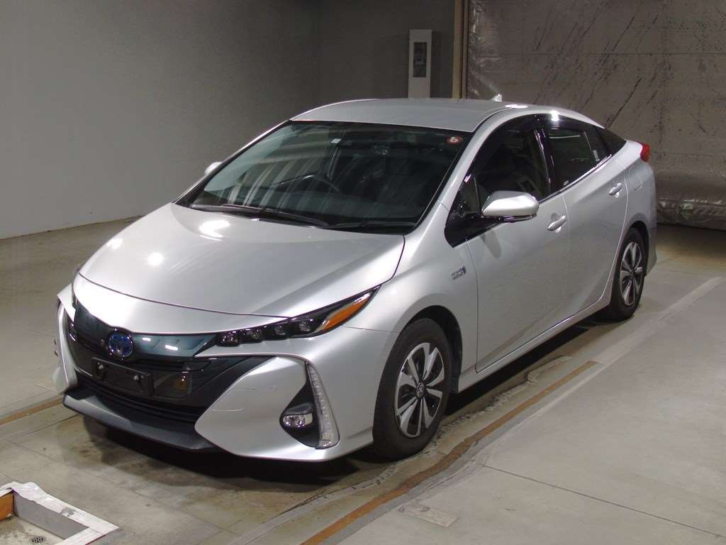 2021 Toyota Prius PHV ZVW52[0]