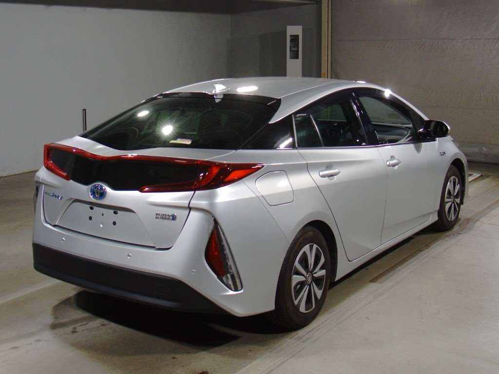 2021 Toyota Prius PHV ZVW52[1]