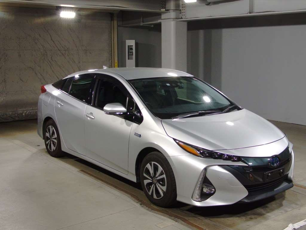 2021 Toyota Prius PHV ZVW52[2]