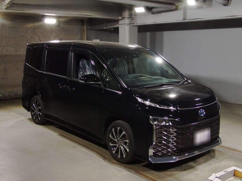 2022 Toyota Voxy ZWR90W[2]