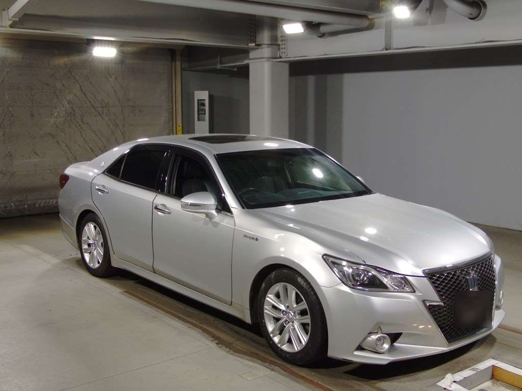 2013 Toyota Crown Hybrid AWS210[2]