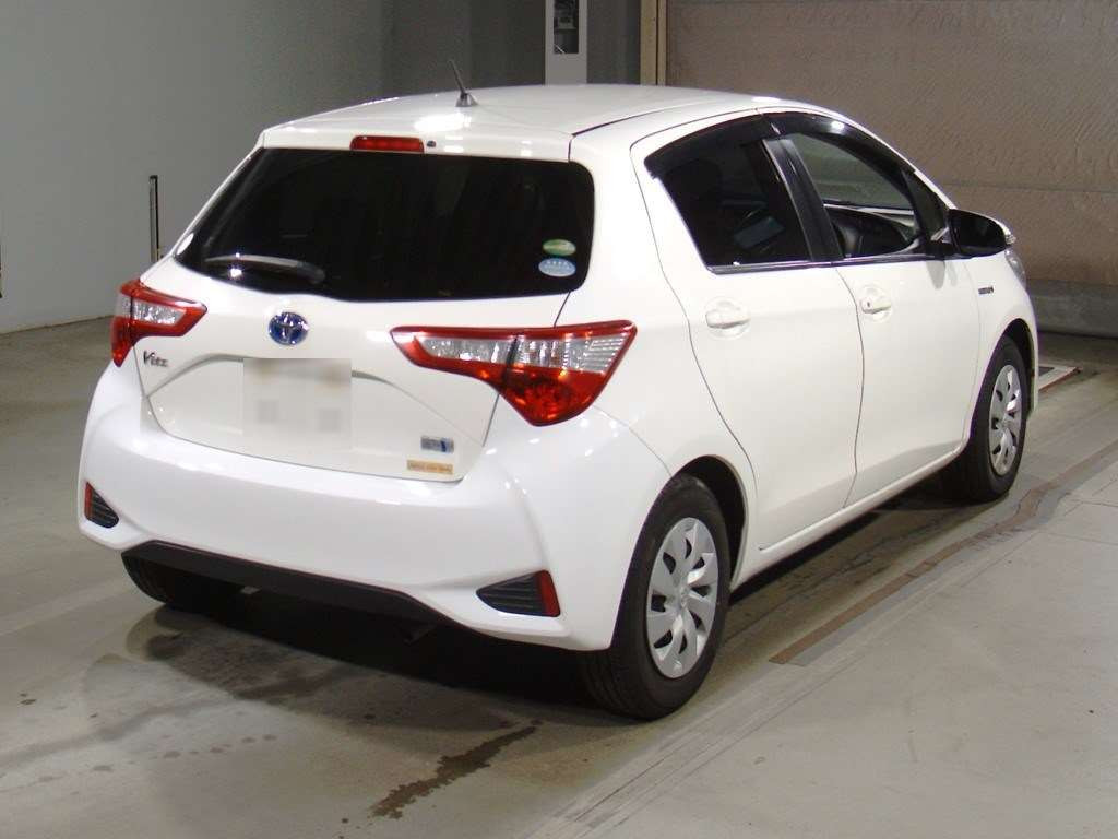 2018 Toyota Vitz NHP130[1]