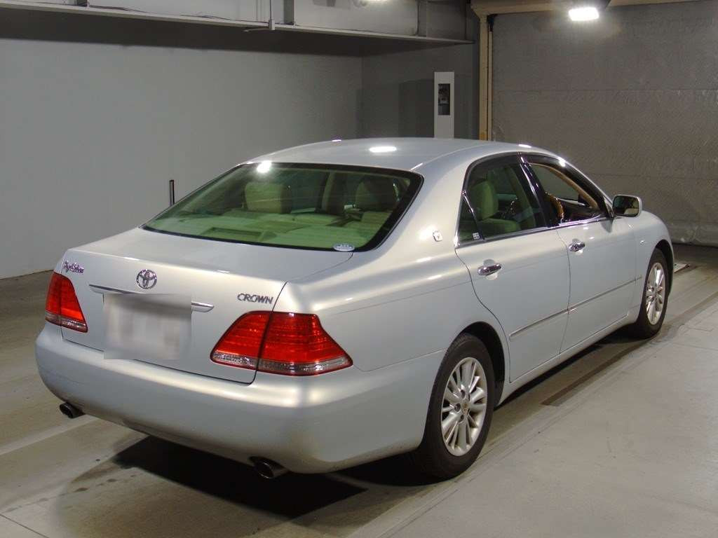 2004 Toyota Crown GRS182[1]