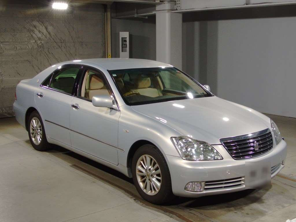 2004 Toyota Crown GRS182[2]