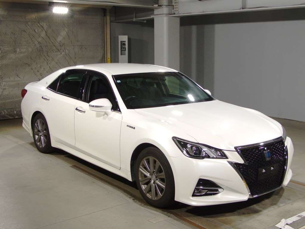 2016 Toyota Crown Hybrid AWS210[2]