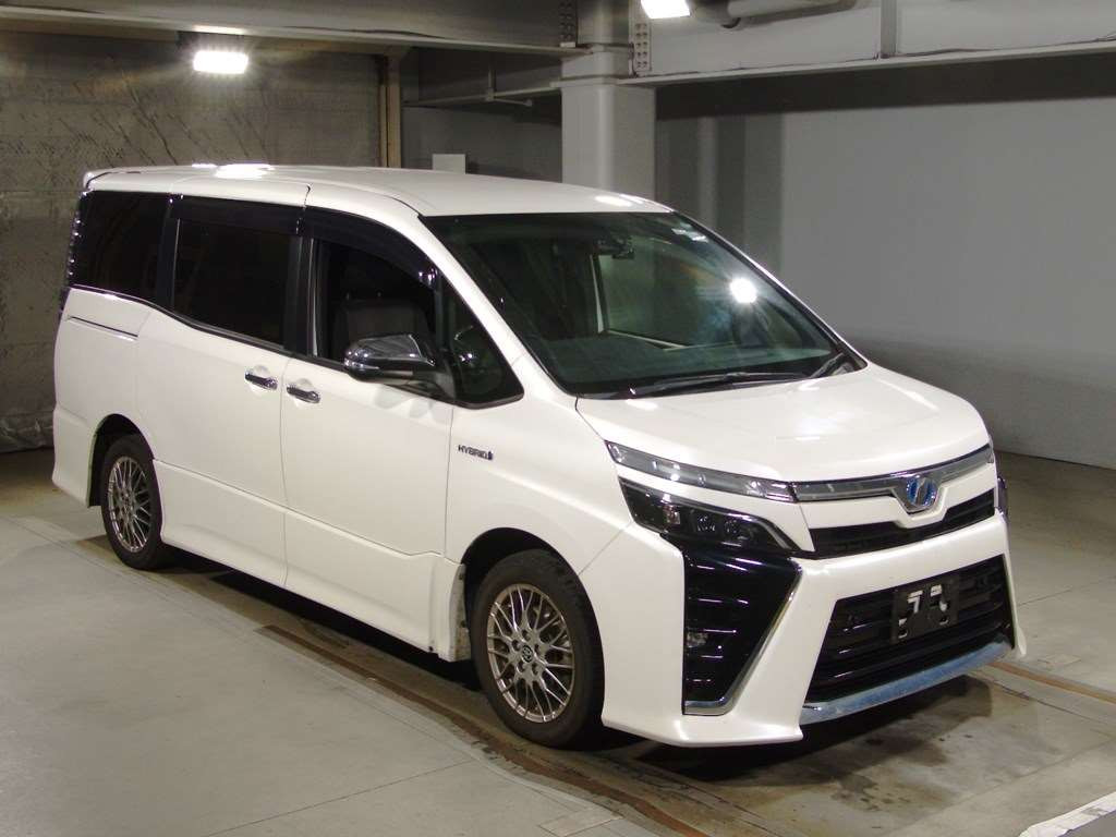 2019 Toyota Voxy ZWR80W[2]