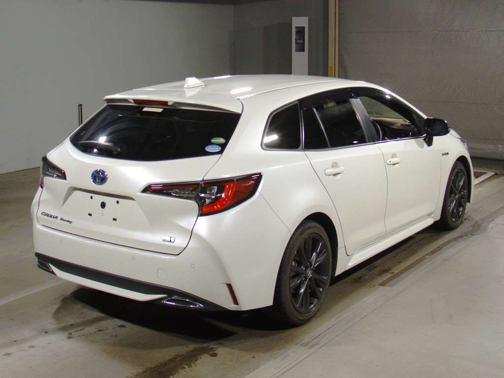 2020 Toyota Corolla Touring Wagon ZWE211W[1]