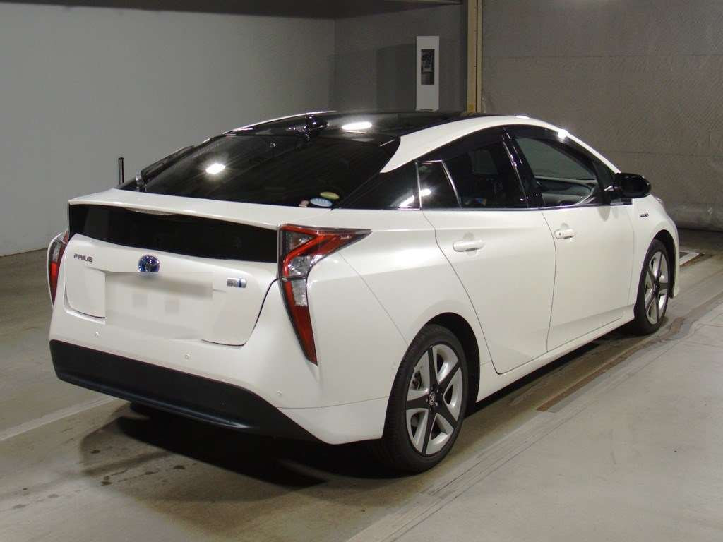 2018 Toyota Prius ZVW50[1]