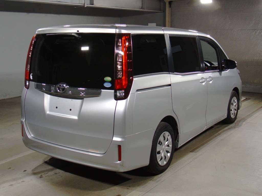 2014 Toyota Noah ZRR80G[1]