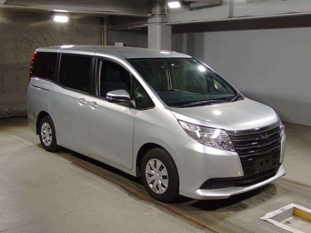 2014 Toyota Noah ZRR80G[2]