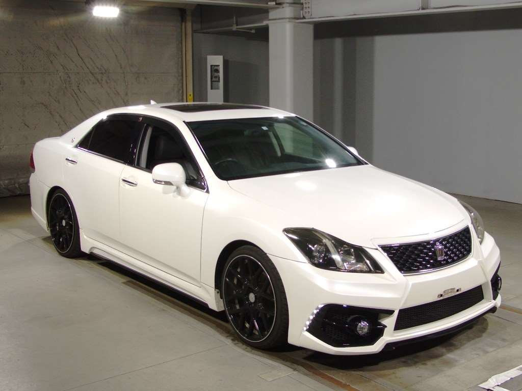 2012 Toyota Crown GRS200[2]