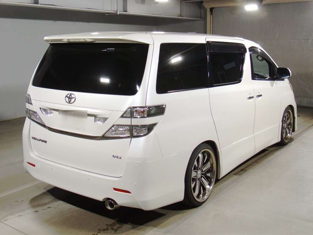 2009 Toyota Vellfire GGH20W[1]