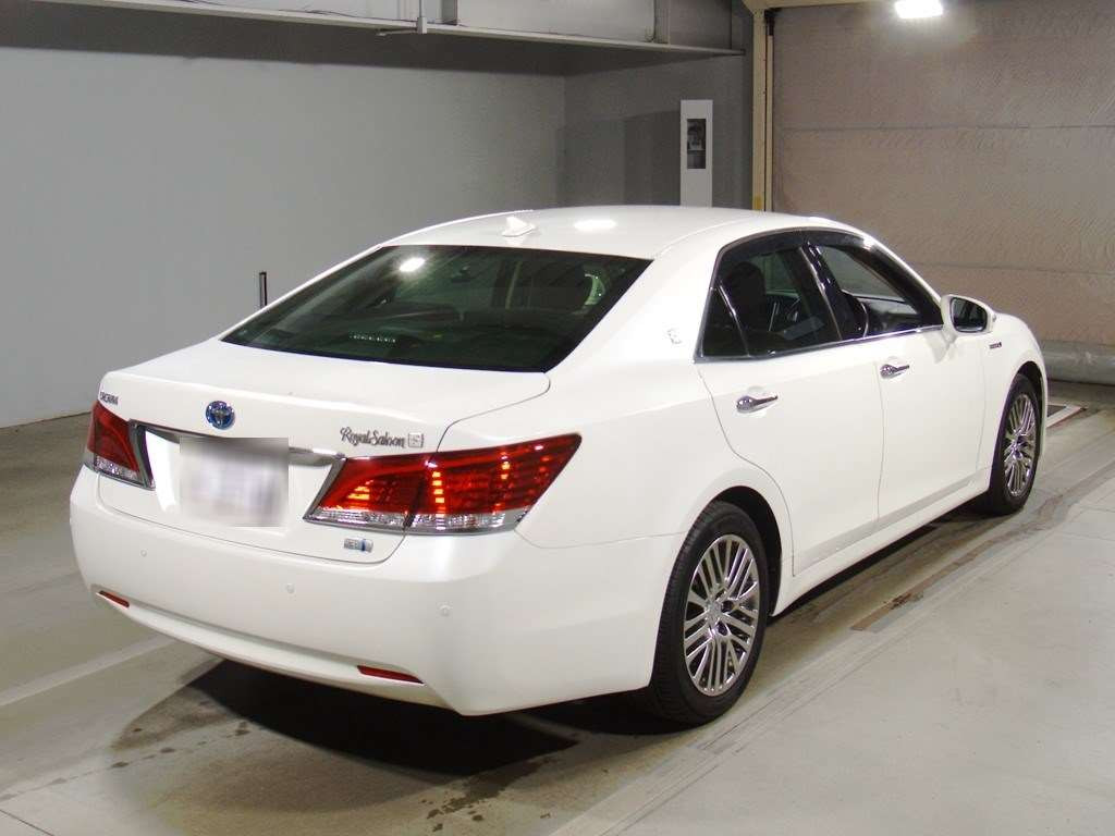 2015 Toyota Crown Hybrid AWS210[1]