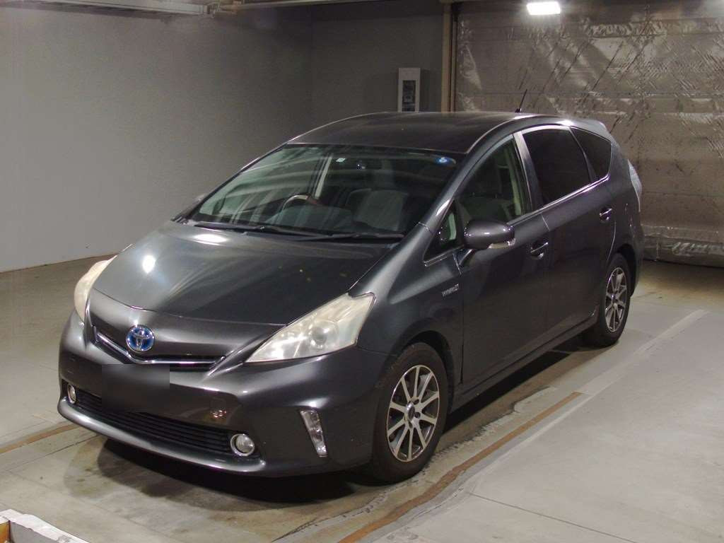 2011 Toyota Prius alpha ZVW41W[0]