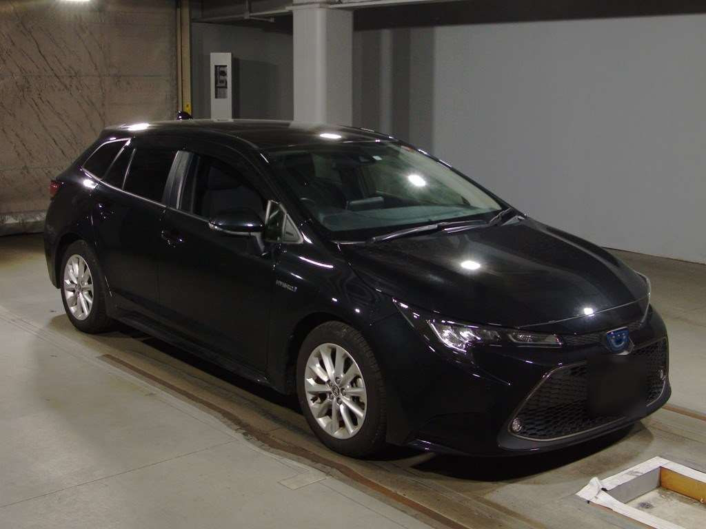 2019 Toyota Corolla Touring Wagon ZWE211W[2]