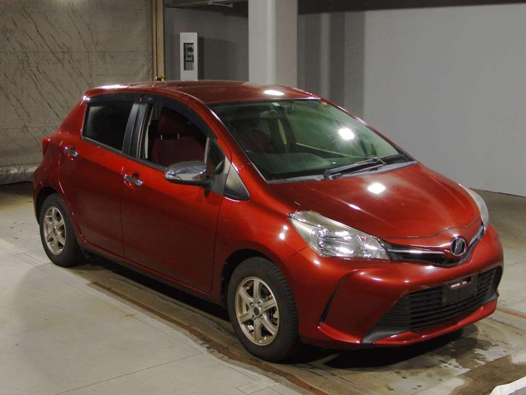 2014 Toyota Vitz NSP130[2]