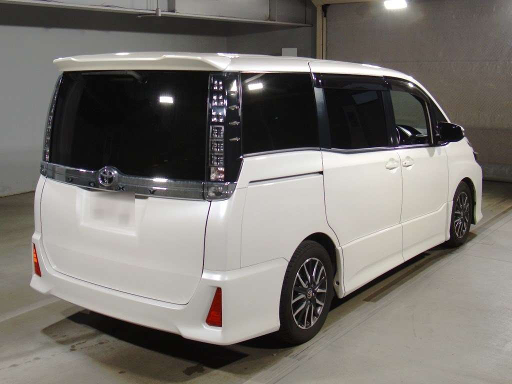 2014 Toyota Voxy ZRR80W[1]