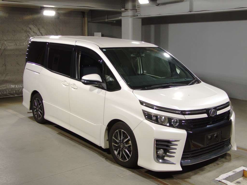 2014 Toyota Voxy ZRR80W[2]