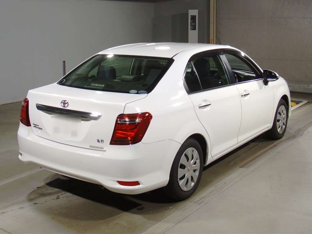 2016 Toyota Corolla Axio NRE161[1]