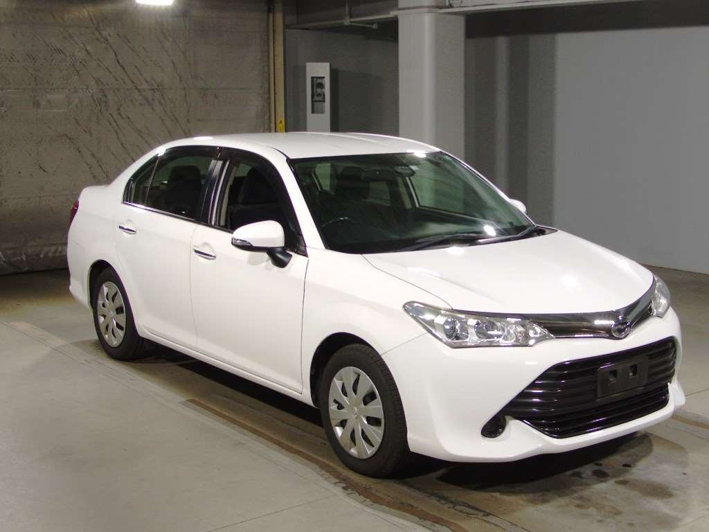 2016 Toyota Corolla Axio NRE161[2]