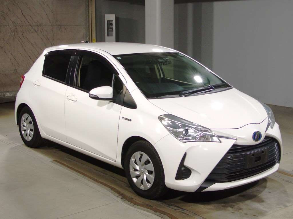 2019 Toyota Vitz NHP130[2]