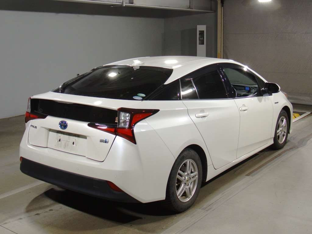 2019 Toyota Prius ZVW51[1]