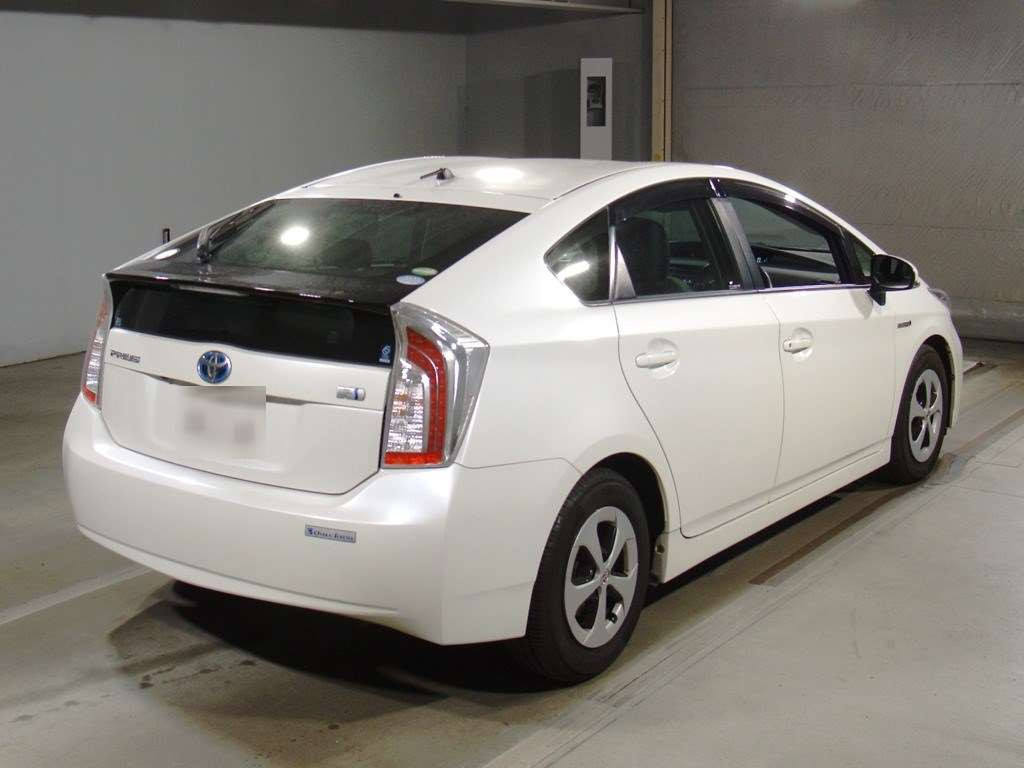 2013 Toyota Prius ZVW30[1]