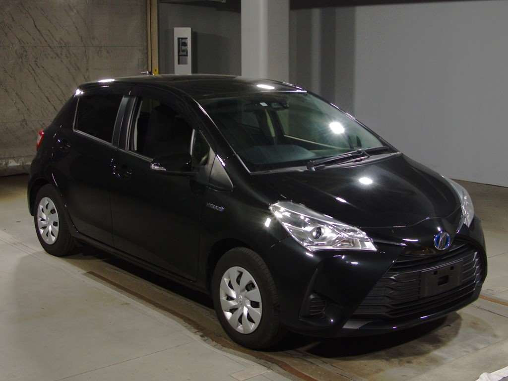 2019 Toyota Vitz NHP130[2]